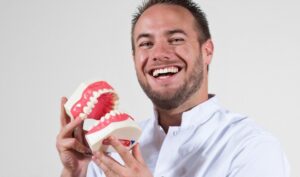 Joost van der Wielen, tandarts