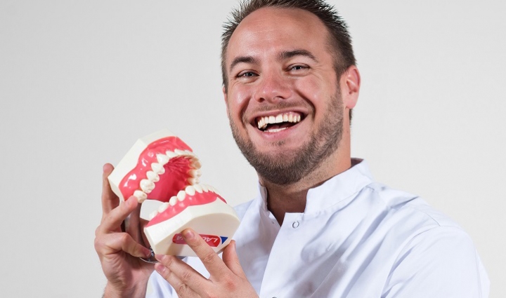 Joost van der Wielen, tandarts